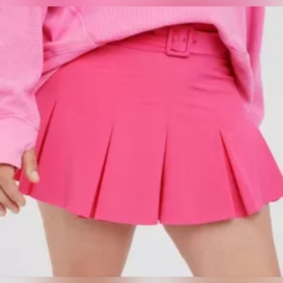 Aerie Offline •Size Medium• Dark Pink Pleated Tennis Core Preppy Skort Belted - Picture 1 of 7